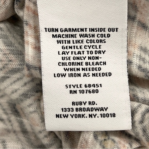 MEDIUM RUBY RD TRIBAL GEOMETRIC TOP SHORT SLEEVE ORANGE GOLDEN YELLOW BOHO - Picture 11 of 11